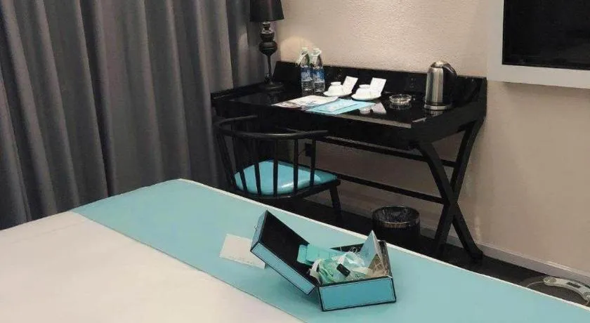 Xana Hotelle·Nanchang Bayi Square Metro Station