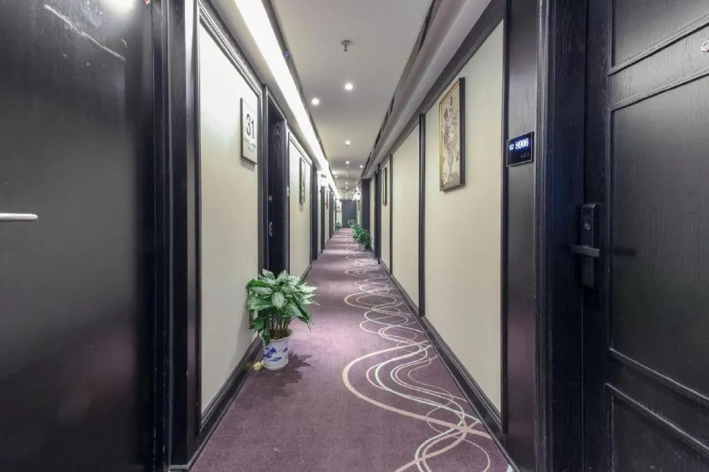 Xana Hotelle·Nanchang Bayi Square Metro Station