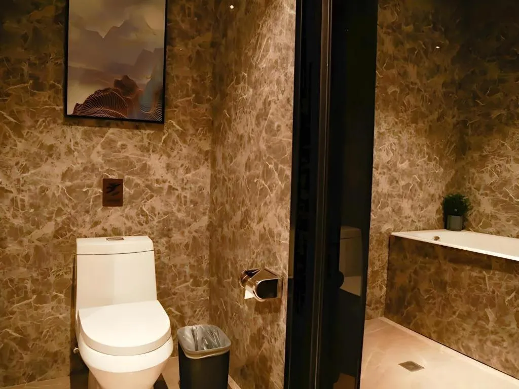 James Joyce Coffetel·Changchun Railway Station