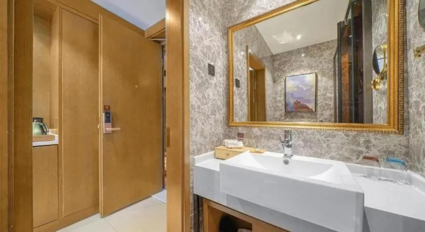 James Joyce Coffetel·Changchun Railway Station