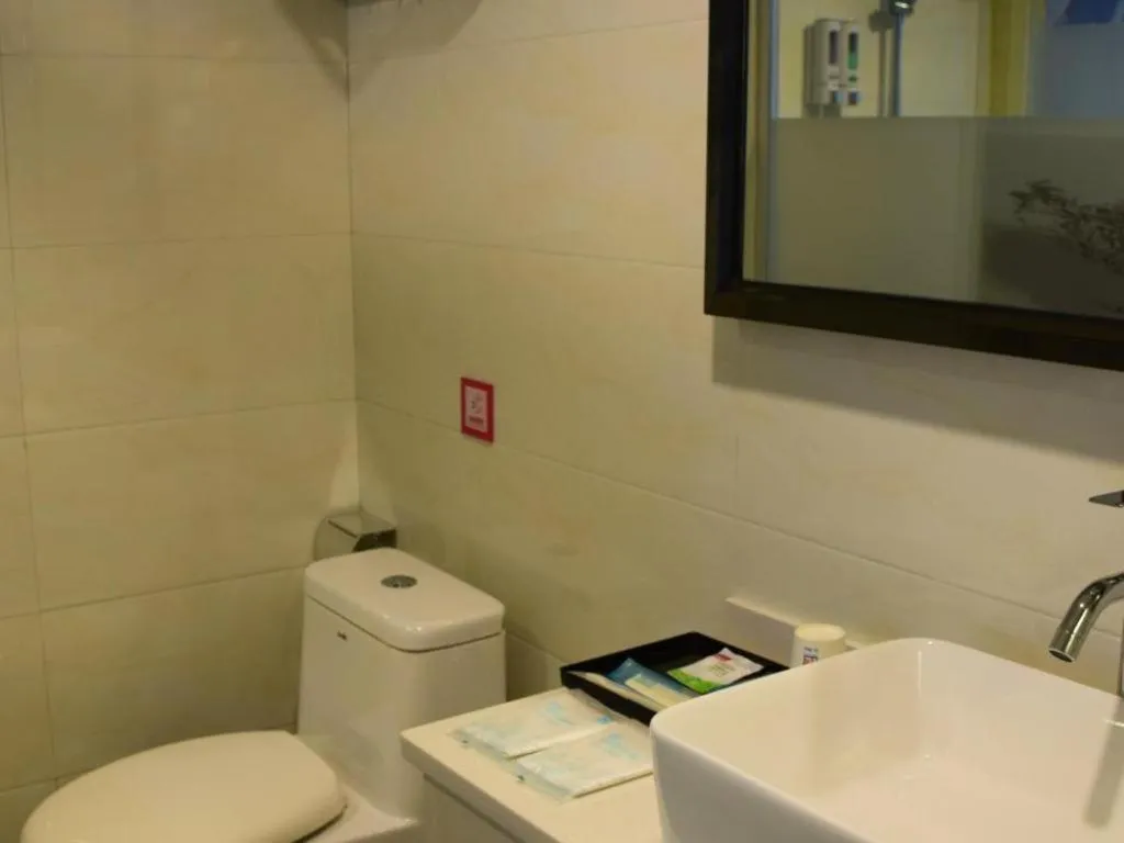 Hotel Pai Hezhou Lingfeng Plaza