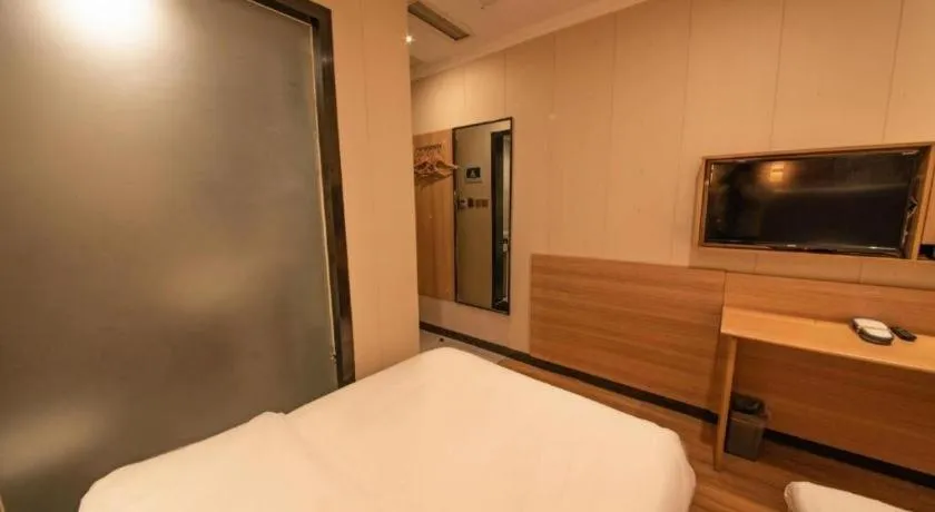 Bed in 7 Days Premium Qingdao World of Ocean Qingdao University
