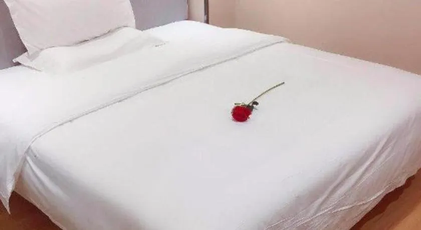 Bed in 7 Days Premium Qingdao World of Ocean Qingdao University