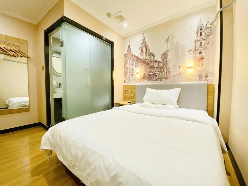 Bed in 7 Days Premium Qingdao World of Ocean Qingdao University
