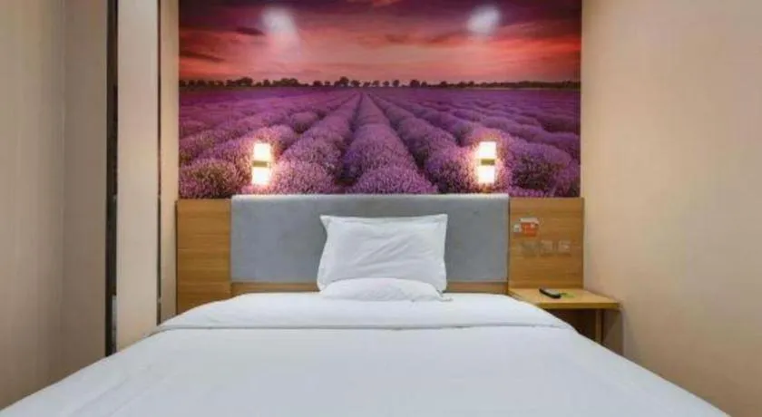 Bed in 7 Days Premium Qingdao World of Ocean Qingdao University