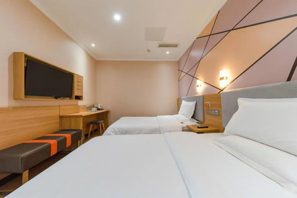 Bed in 7 Days Premium Qingdao World of Ocean Qingdao University