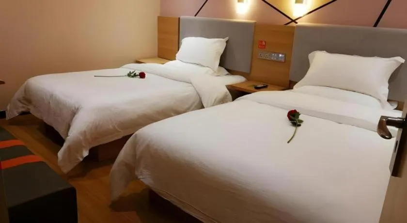 Bed in 7 Days Premium Qingdao World of Ocean Qingdao University