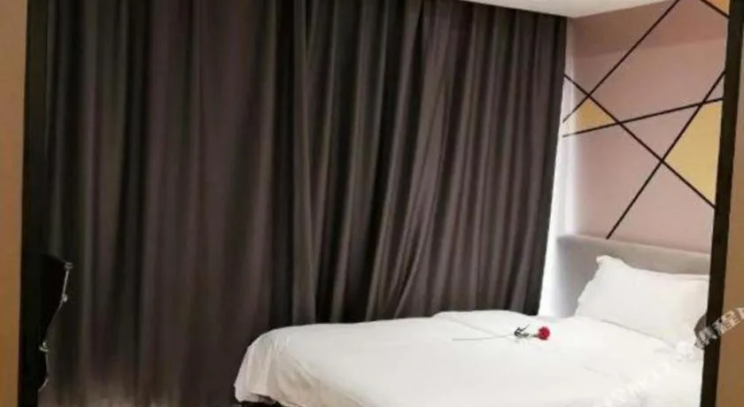 Bed in 7 Days Premium Qingdao World of Ocean Qingdao University