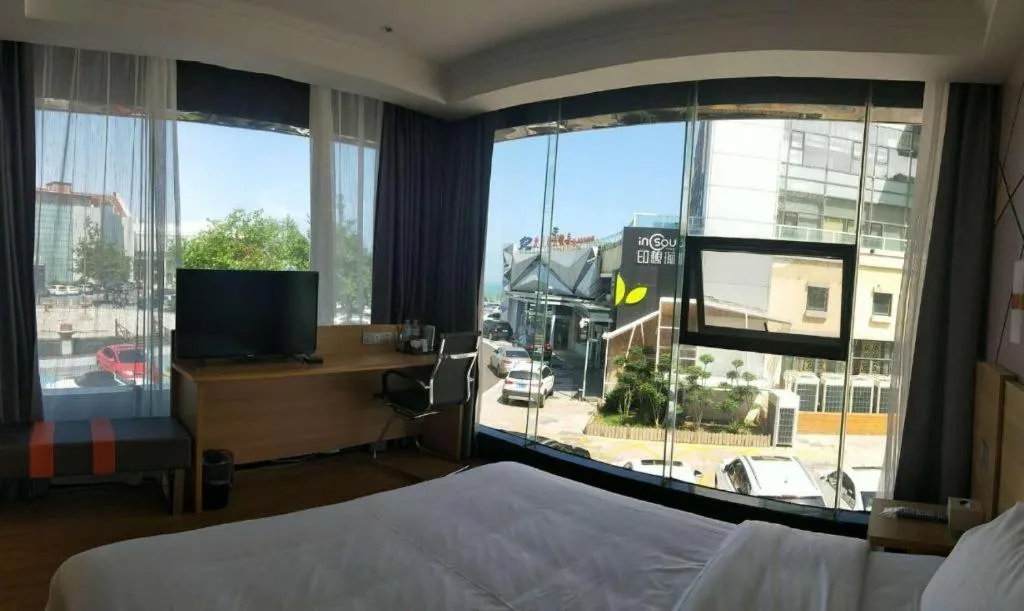 Bed in 7 Days Premium Qingdao World of Ocean Qingdao University