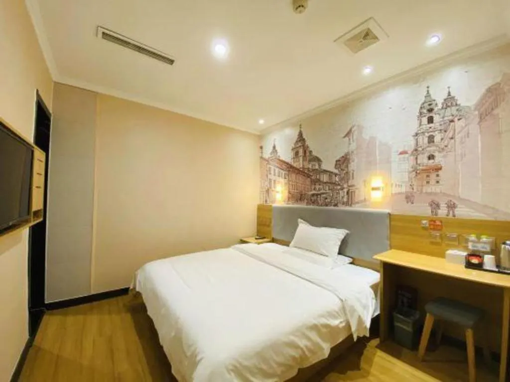 Bed in 7 Days Premium Qingdao World of Ocean Qingdao University