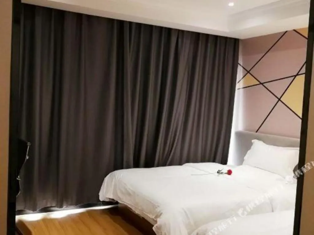 Bed in 7 Days Premium Qingdao World of Ocean Qingdao University