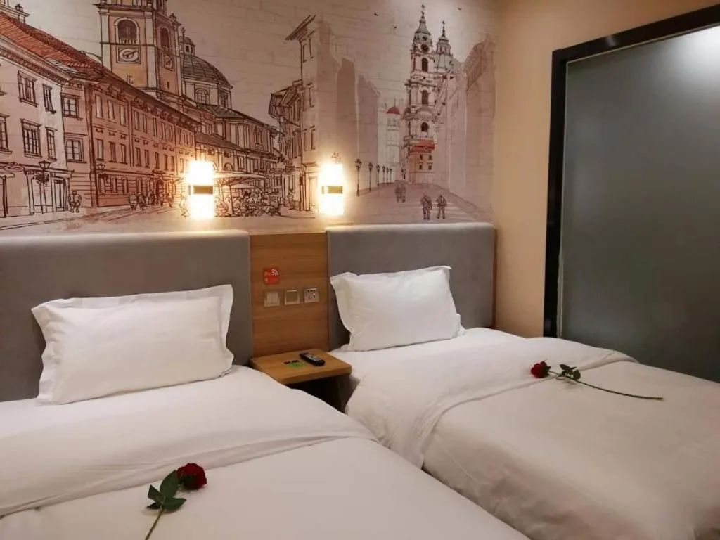 Bed in 7 Days Premium Qingdao World of Ocean Qingdao University