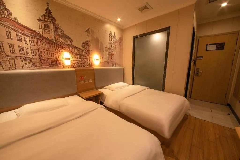 Bed in 7 Days Premium Qingdao World of Ocean Qingdao University