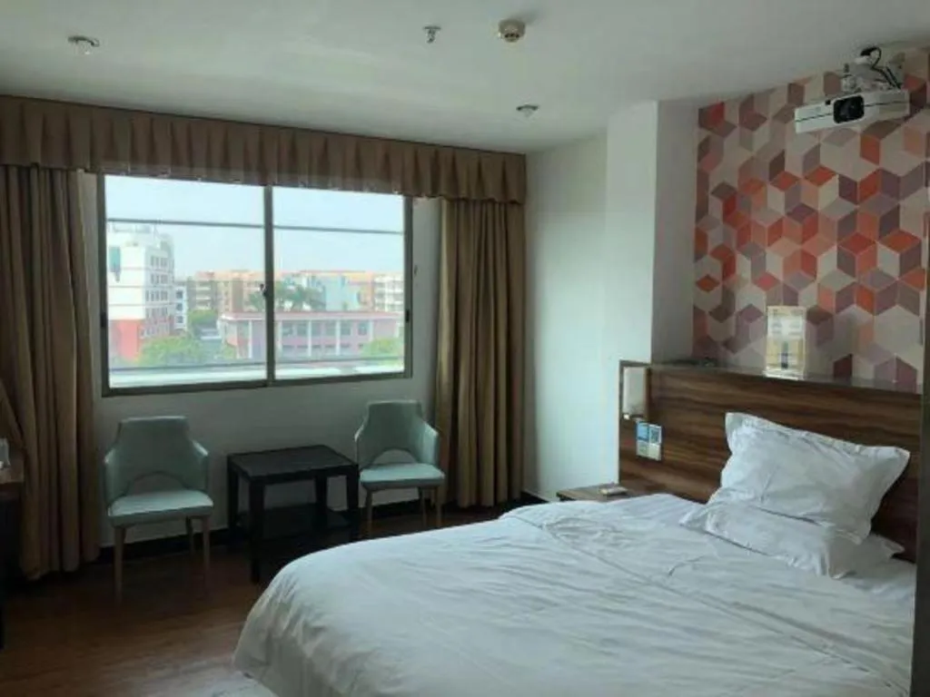 Bed in PAI Hotel Guangzhou Baiyun International Airport Zhongluotan Zhuliao Metro Station
