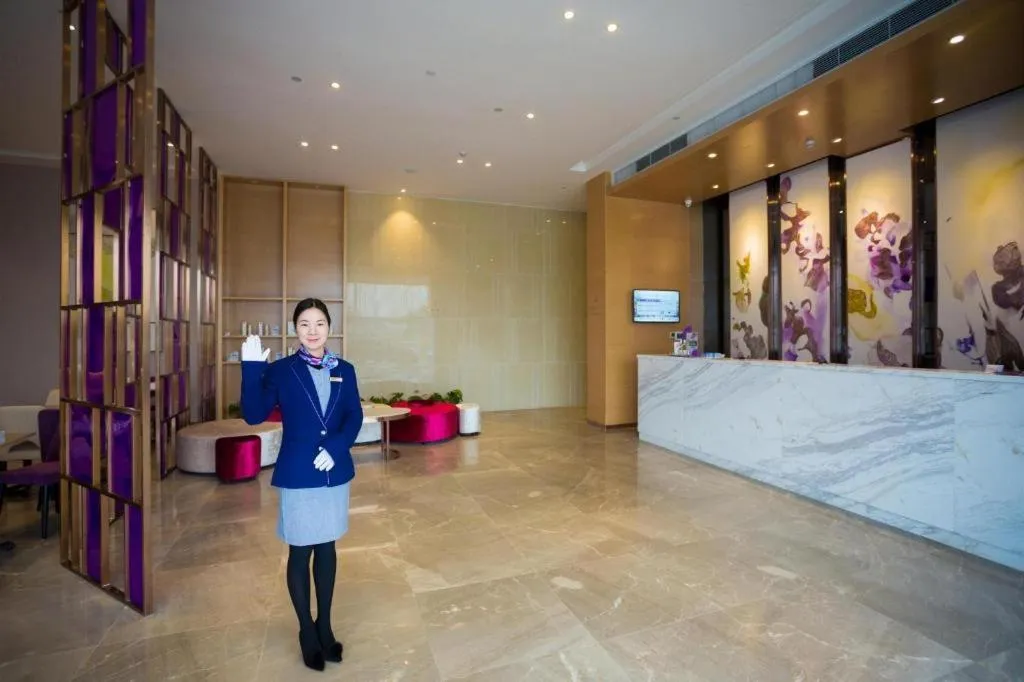 Lavande Hotel Qianjiang Lobster Market