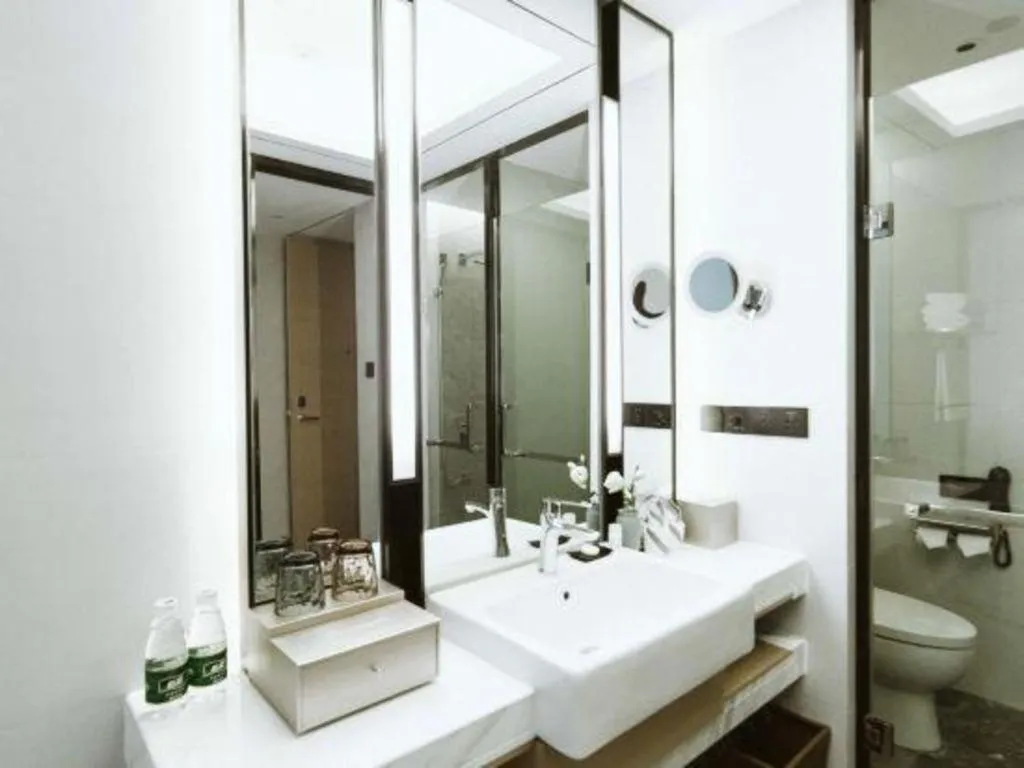 Lakehome Hotel Konggang