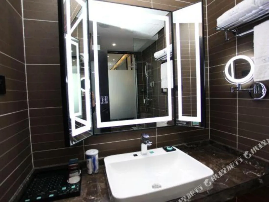 Xana Hotelle·Yutian