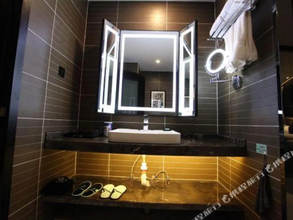 Xana Hotelle·Yutian