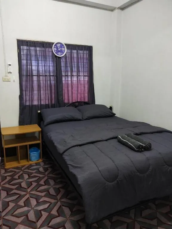 Bed in Chainarong Road