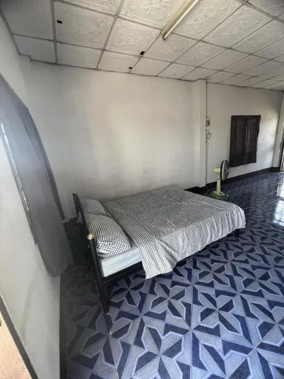 Bed in Chainarong Road