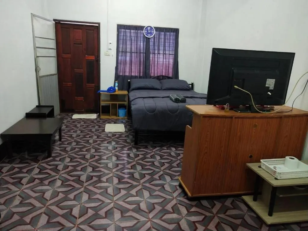 Bed in Chainarong Road