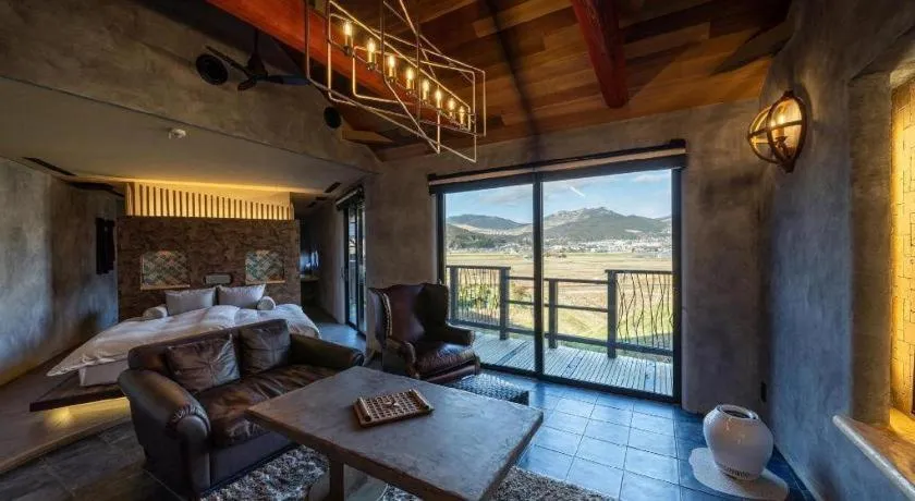 Bed in Yufuin Luxury Villa -zakuro-