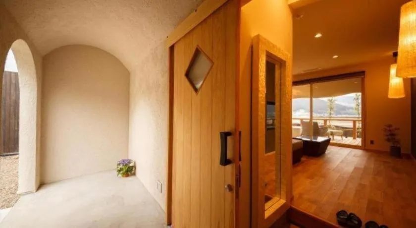 Bed in Yufuin Luxury Villa -zakuro-