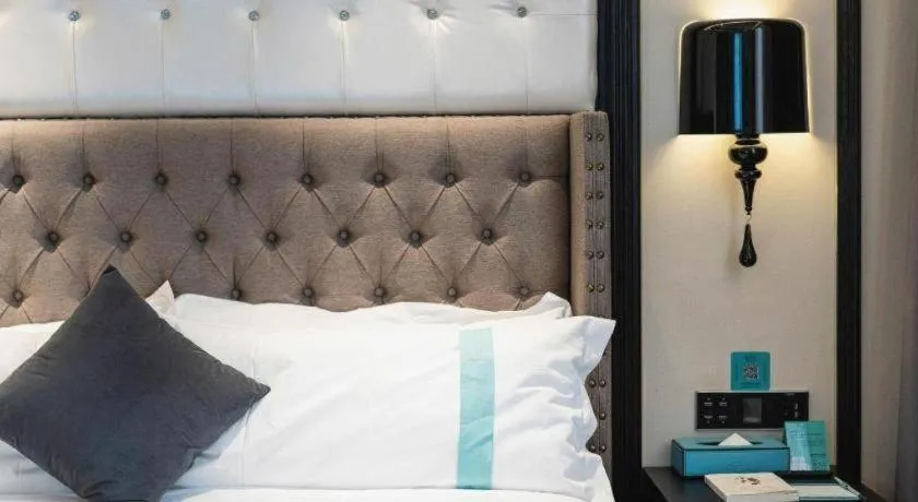 Bed in Xana Hotelle Shaghai Hongqiao Hub National Exhibition Center Qibao Lianming Road