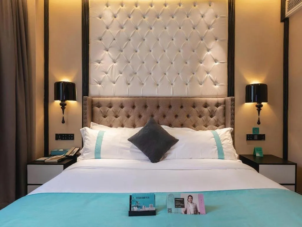 Bed in Xana Hotelle Shaghai Hongqiao Hub National Exhibition Center Qibao Lianming Road