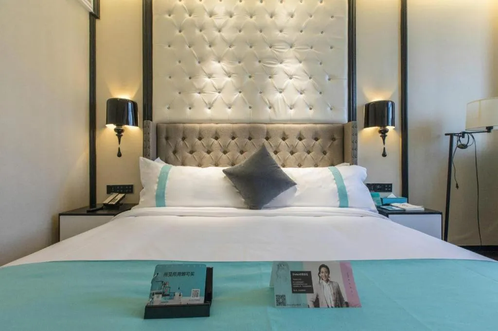 Bed in Xana Hotelle Shaghai Hongqiao Hub National Exhibition Center Qibao Lianming Road