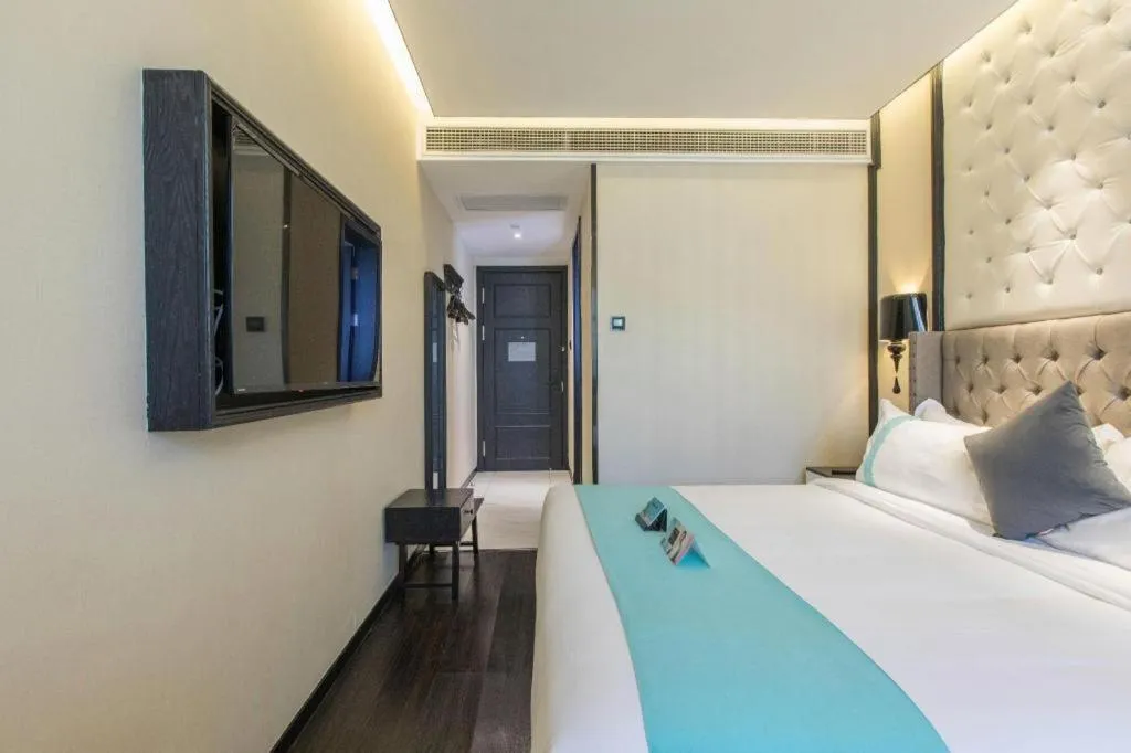 Bed in Xana Hotelle Shaghai Hongqiao Hub National Exhibition Center Qibao Lianming Road
