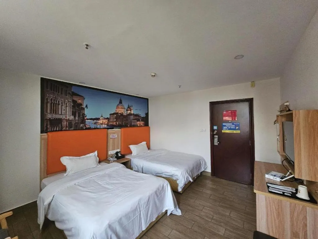 Bed in PAI Hotel·Huazhou Bus Terminal