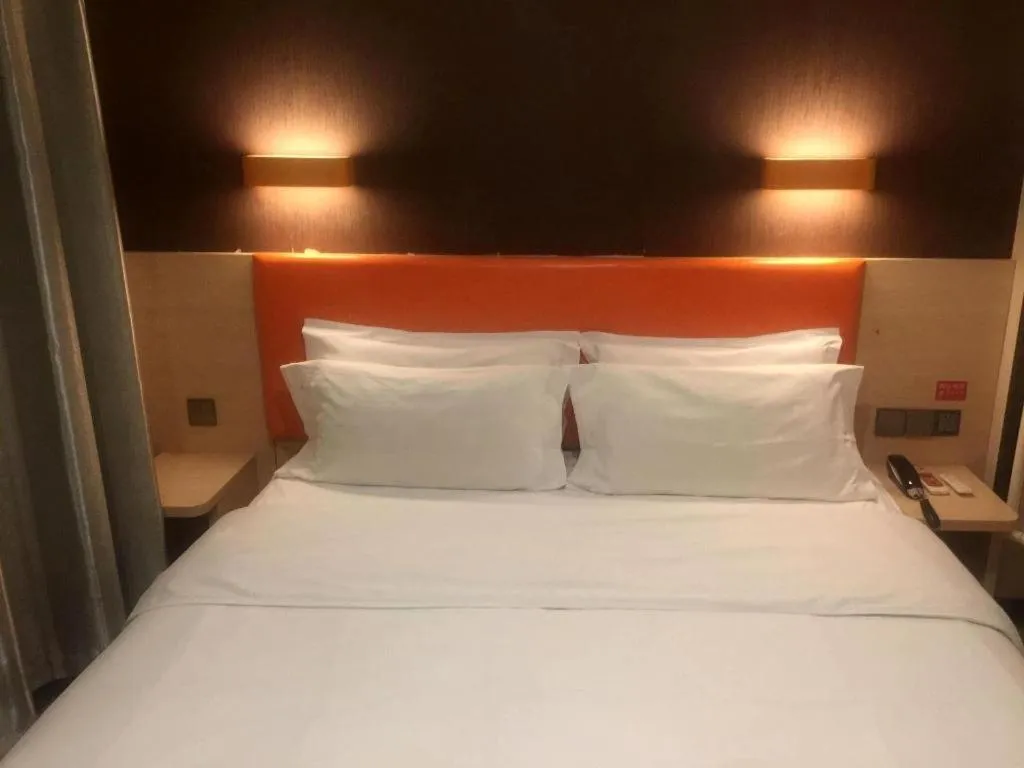 Bed in 7 Days Premium·Shenyang North Railway Station North Square
