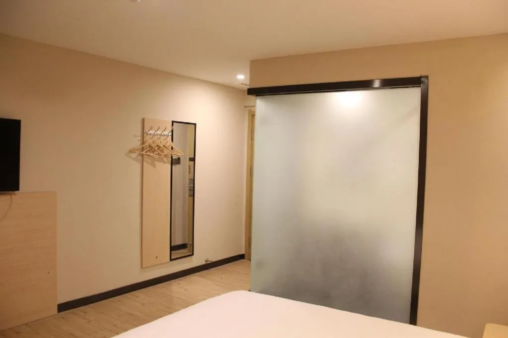 Bed in 7 Days Premium·Shenyang North Railway Station North Square