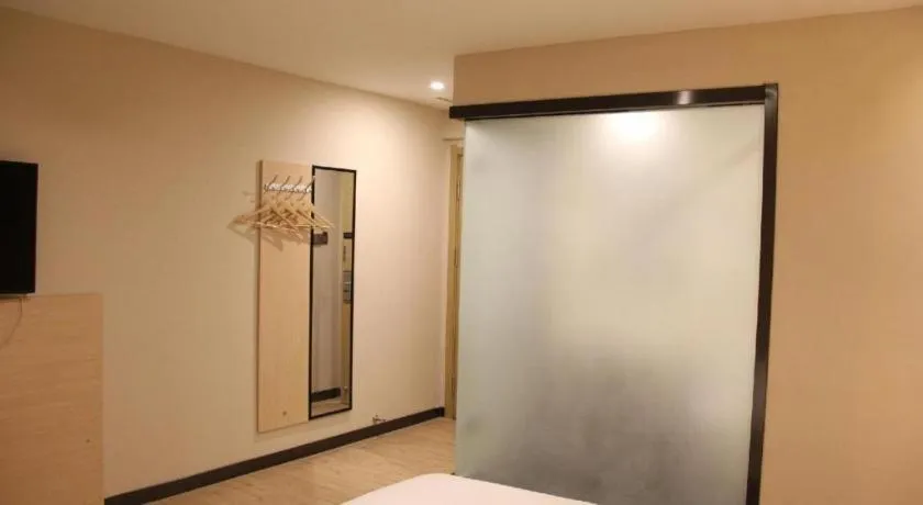 7 Days Premium·Shenyang North Railway Station North Square