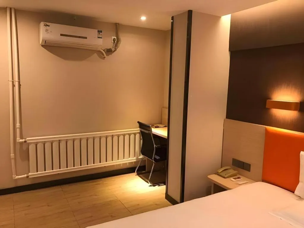 Bed in 7 Days Premium·Shenyang North Railway Station North Square