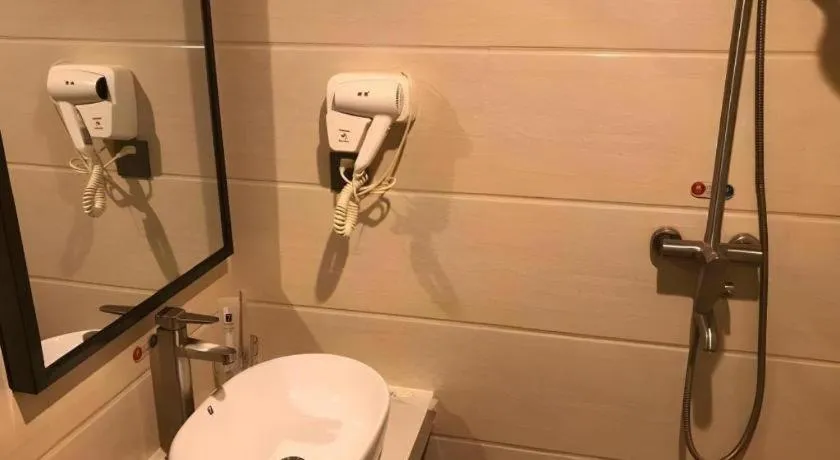 7 Days Premium·Shenyang North Railway Station North Square