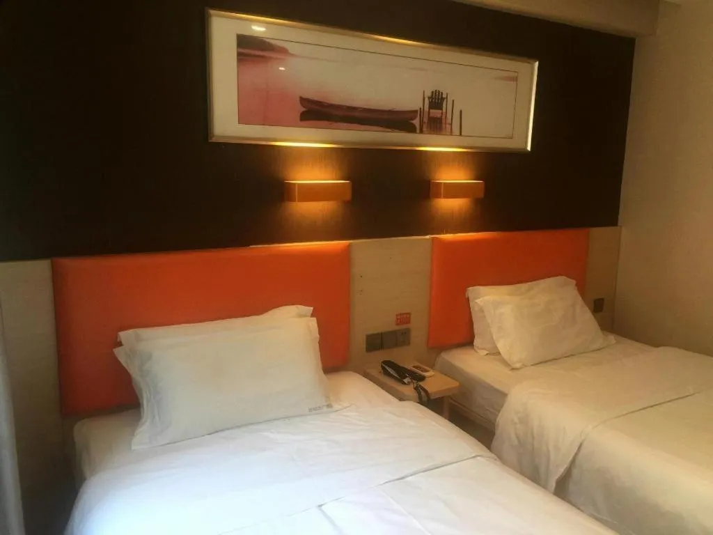 Bed in 7 Days Premium·Shenyang North Railway Station North Square