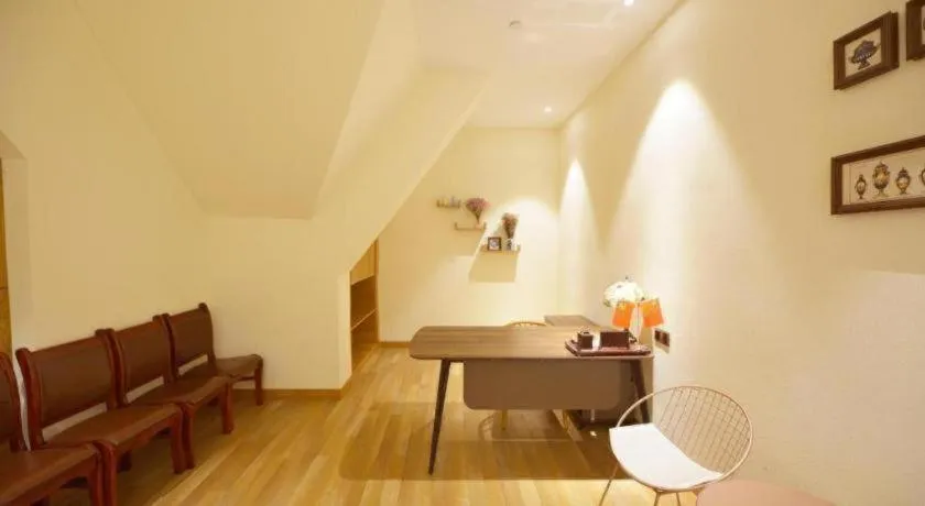 James Joyce Coffetel Zhengzhou CBD Exhibition Center Provincial People's Hospital