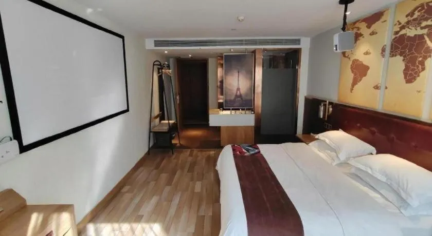 Bed in James Joyce Coffetel Zhengzhou CBD Exhibition Center Provincial People's Hospital