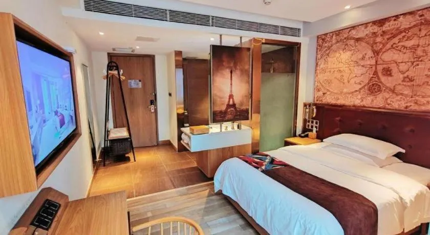 Bed in James Joyce Coffetel Zhengzhou CBD Exhibition Center Provincial People's Hospital