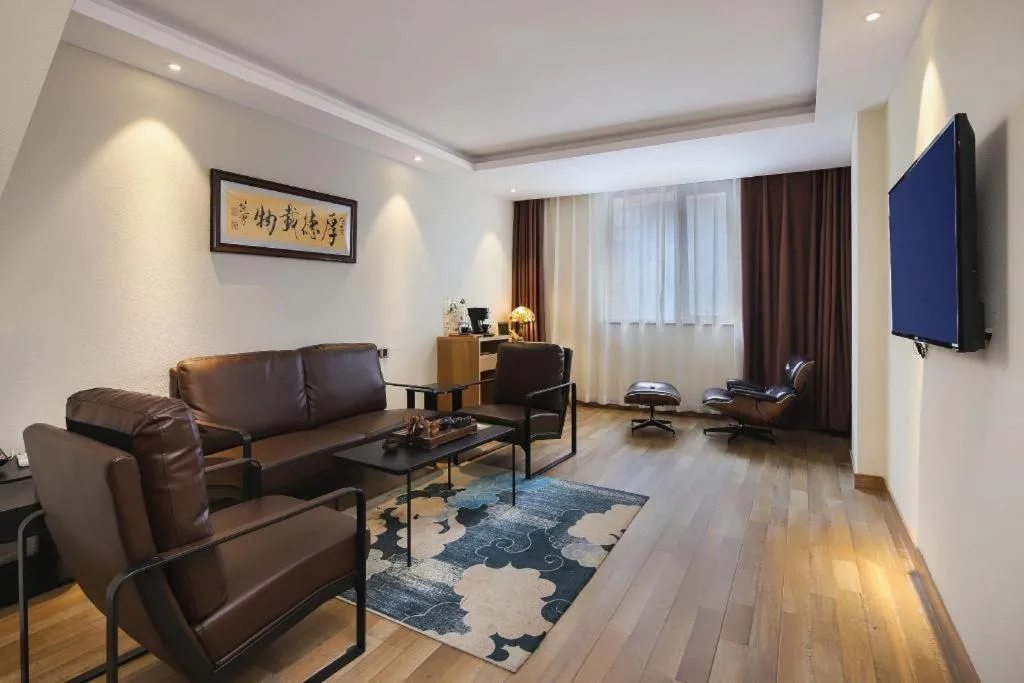 James Joyce Coffetel Zhengzhou CBD Exhibition Center Provincial People's Hospital