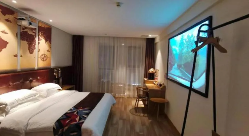 Bed in James Joyce Coffetel Zhengzhou CBD Exhibition Center Provincial People's Hospital