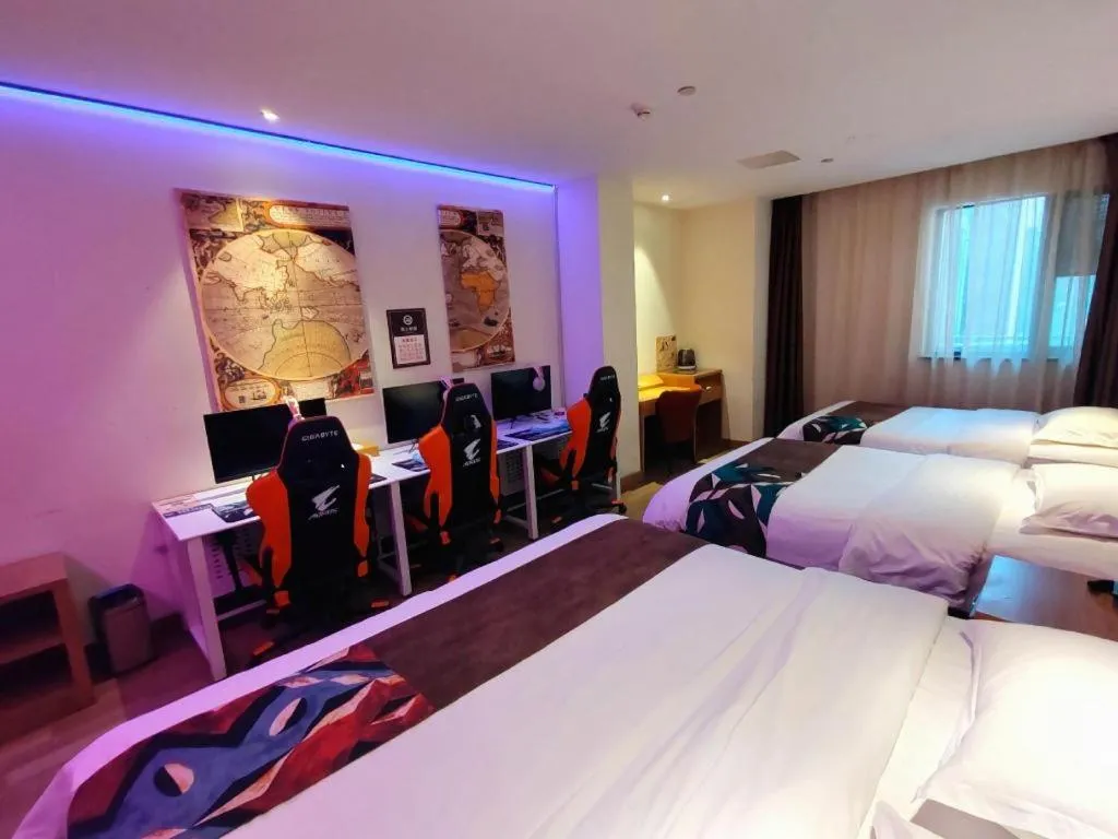 Bed in James Joyce Coffetel Zhengzhou CBD Exhibition Center Provincial People's Hospital