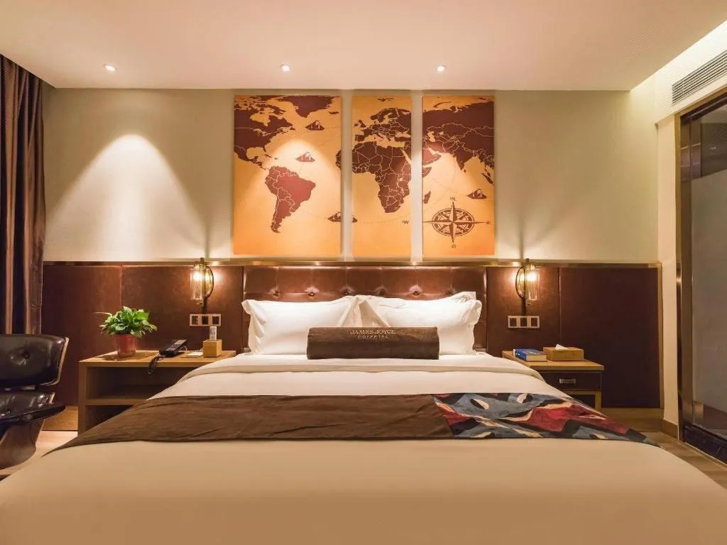 Bed in James Joyce Coffetel Zhengzhou CBD Exhibition Center Provincial People's Hospital