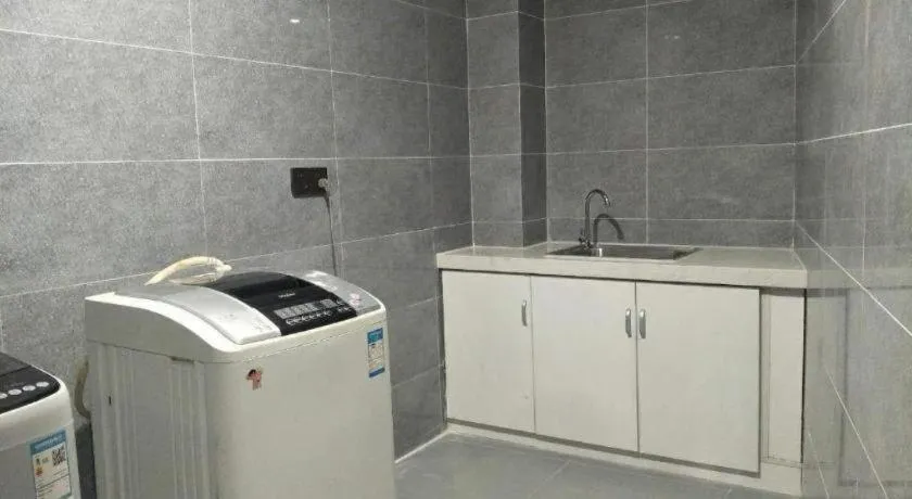 IU Hotel Qingdao Golden Beach Xuejiadao Metro Station