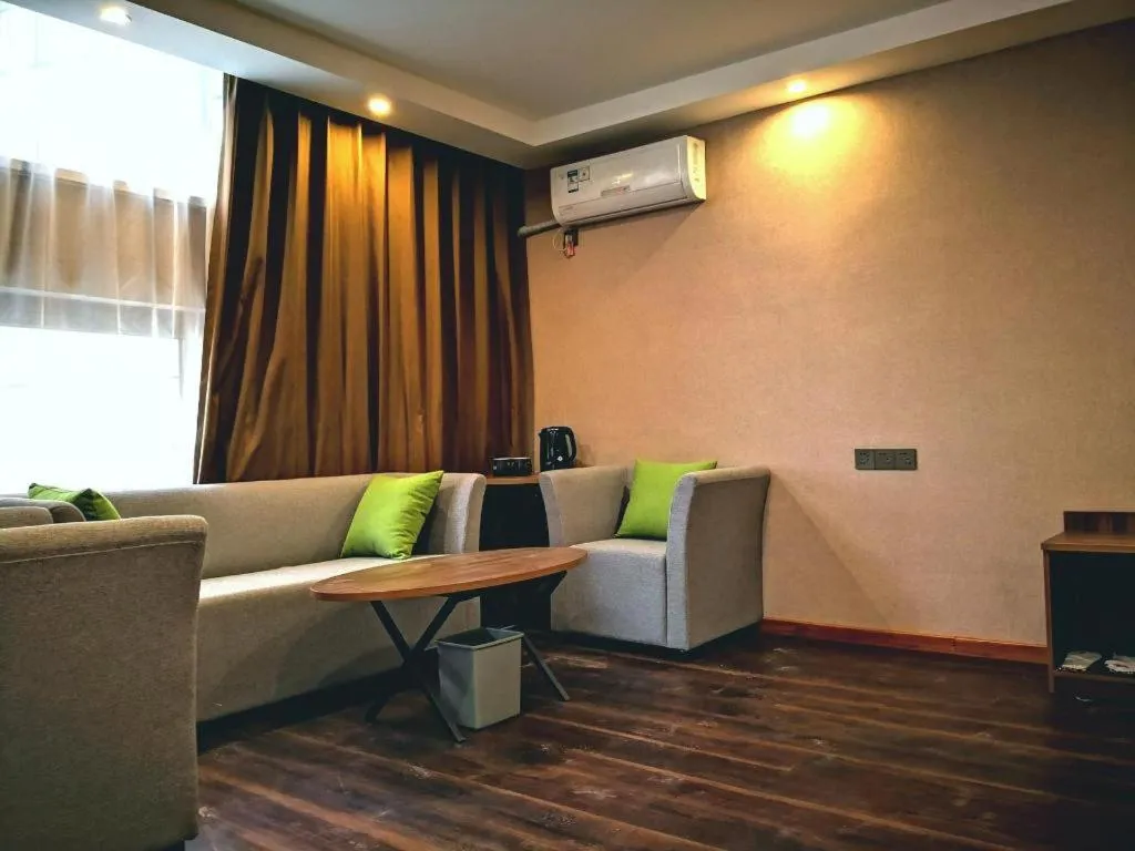 IU Hotel Qingdao Golden Beach Xuejiadao Metro Station