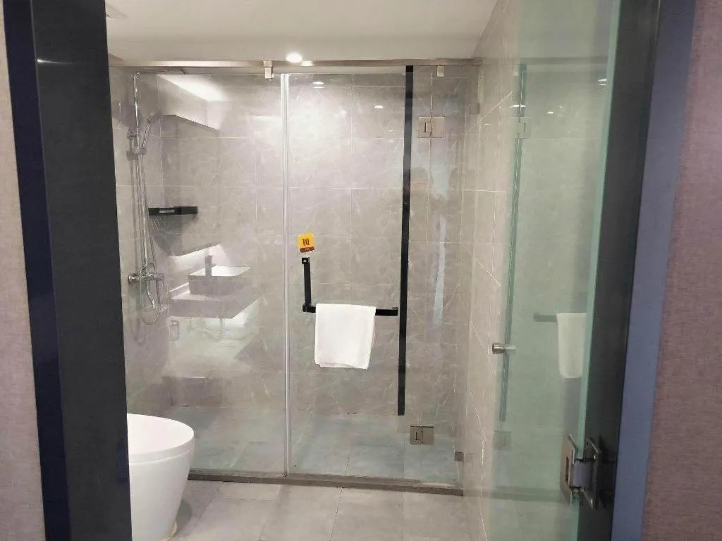 IU Hotel Qingdao Golden Beach Xuejiadao Metro Station