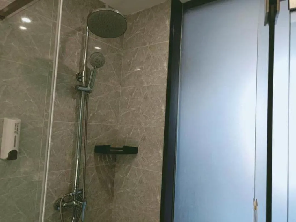 IU Hotel Qingdao Golden Beach Xuejiadao Metro Station