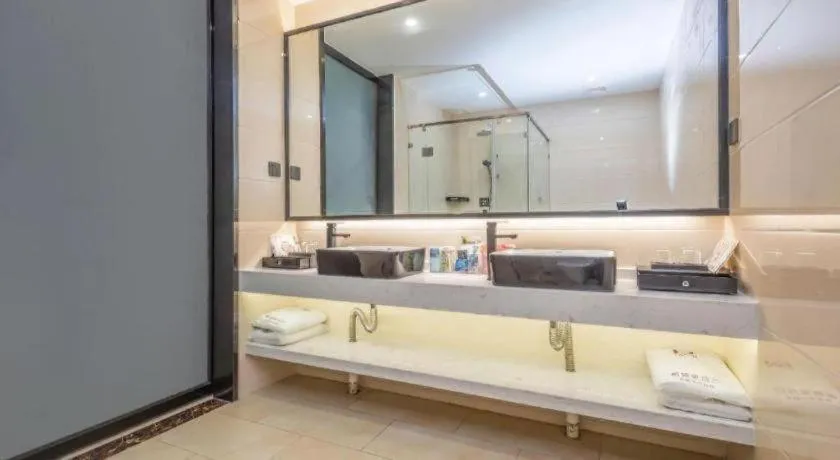 IU Hotel Qingdao Golden Beach Xuejiadao Metro Station